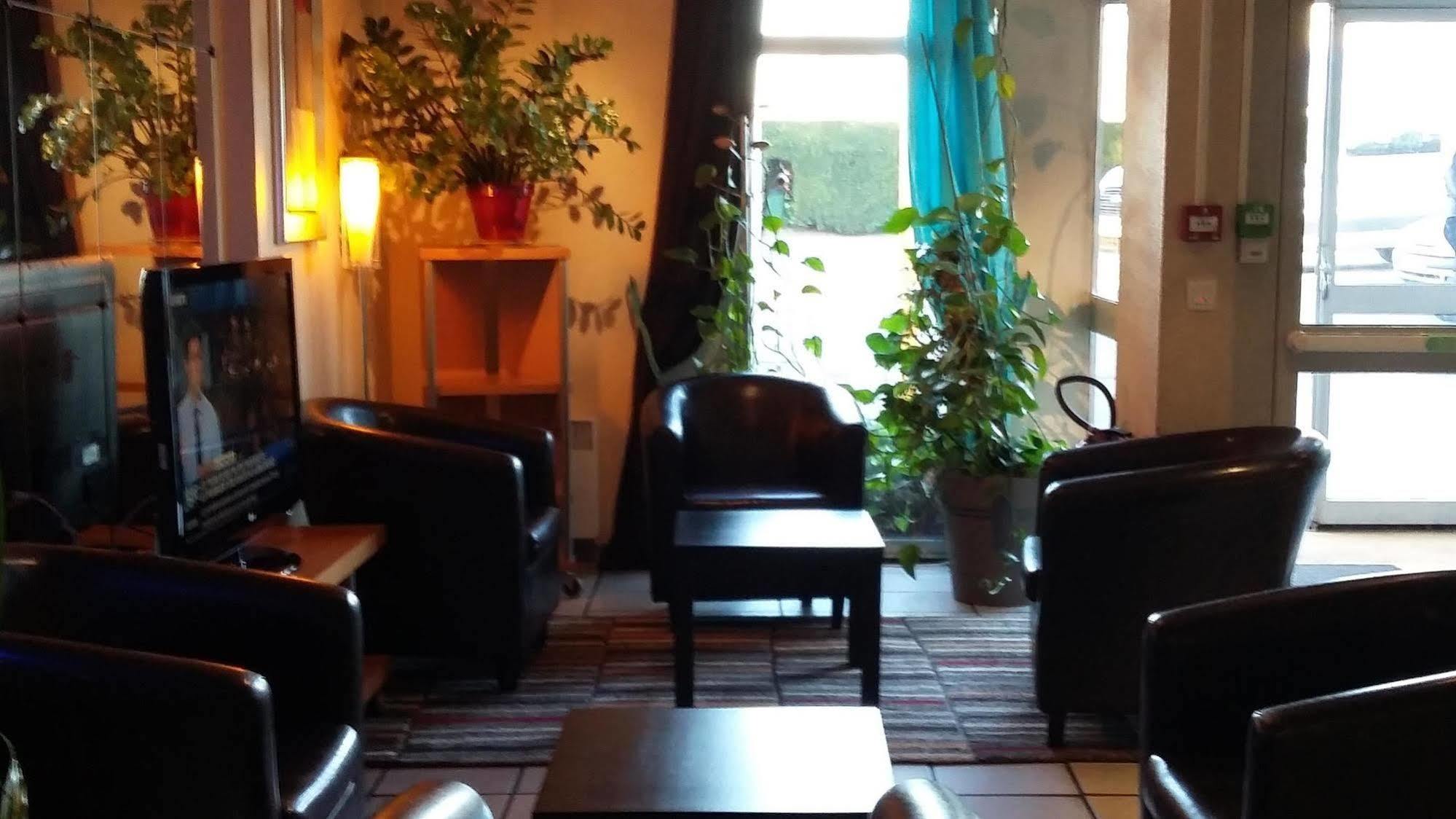 Ibis Budget Chilly-Mazarin Les Champarts Екстер'єр фото