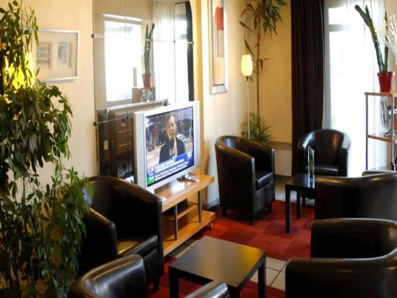 Ibis Budget Chilly-Mazarin Les Champarts Екстер'єр фото