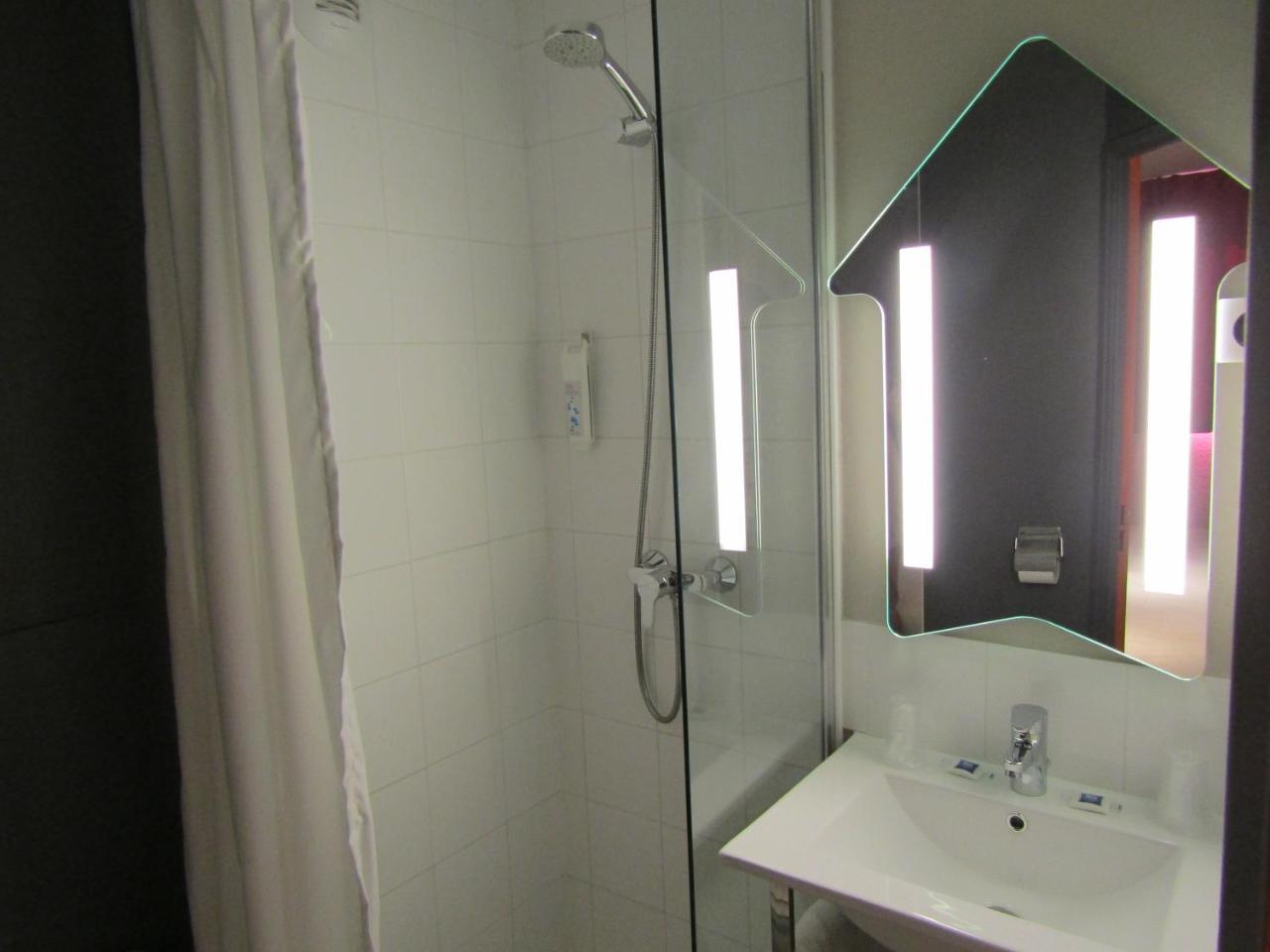 Ibis Budget Chilly-Mazarin Les Champarts Екстер'єр фото